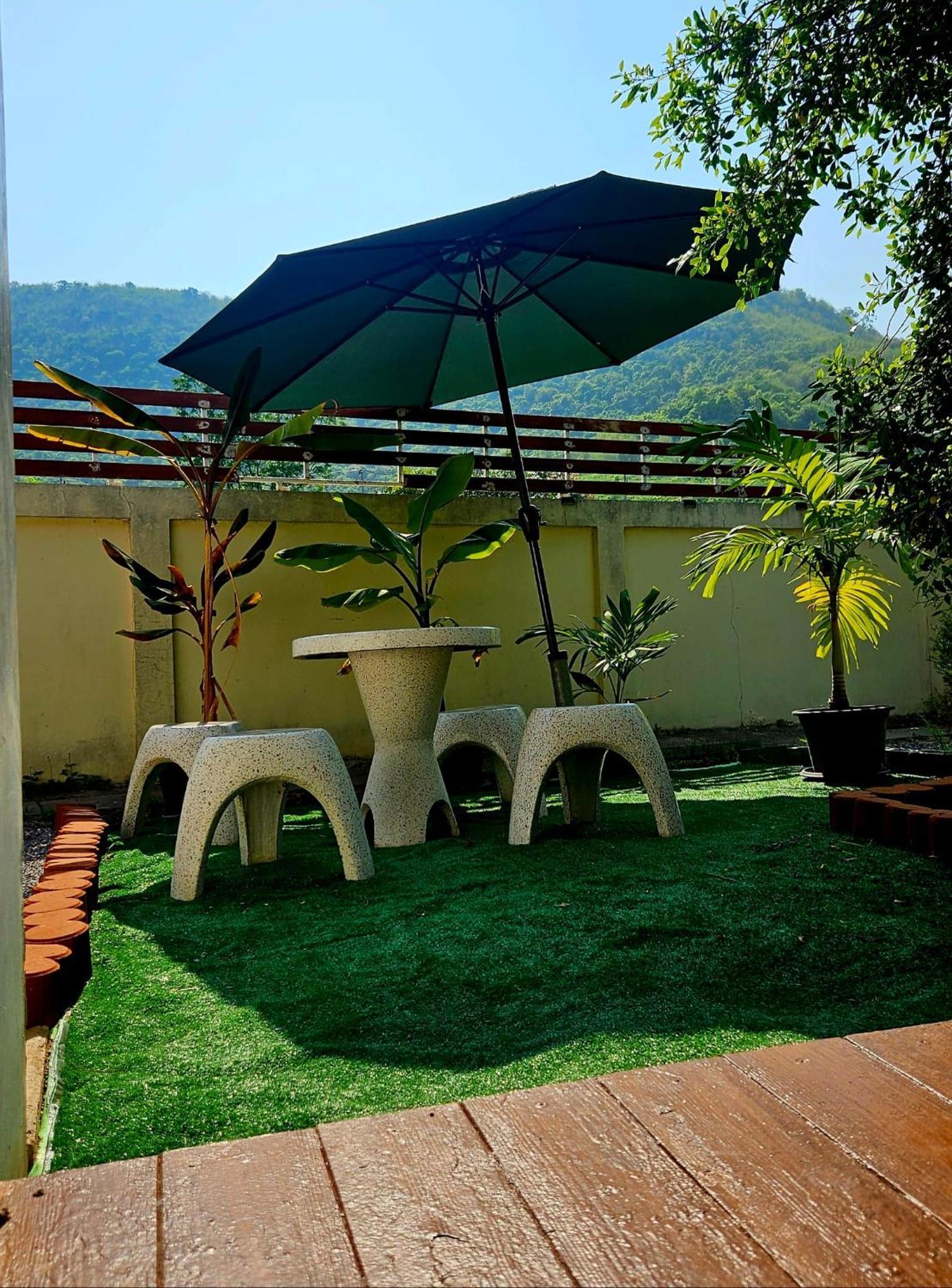 The Hillside Pranburi Resort Exteriör bild